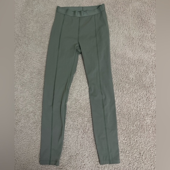 Outdoor Voices Pants - Outdoor Voices Superbloom 7/8 Leggings Color Tea Tree Size Small Zipper Pocket